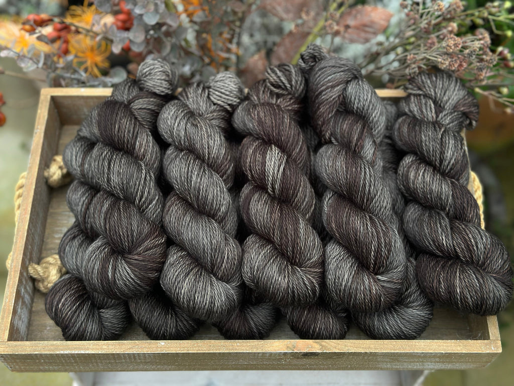 A note about how variageted yarns knit/crochet up