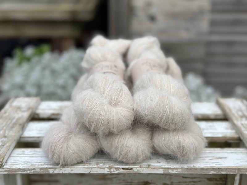 Lowther Lace in Stone (Dyelot 060325)