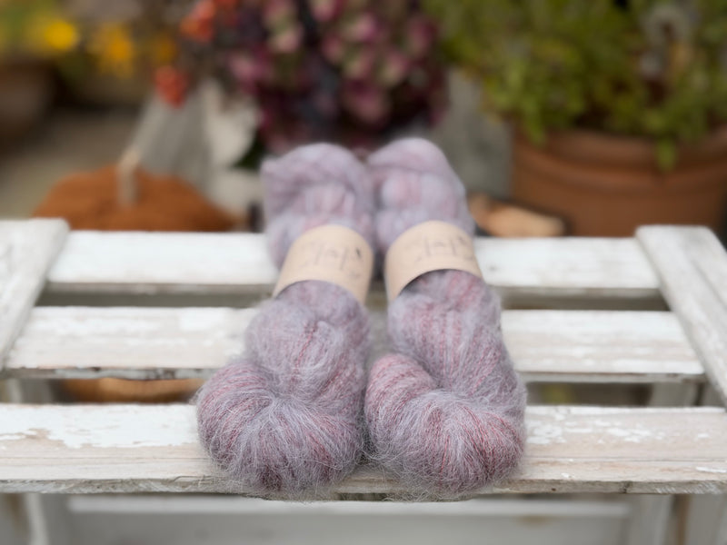 Eldwick Lace in Heliotrope (Dyelot 210926)