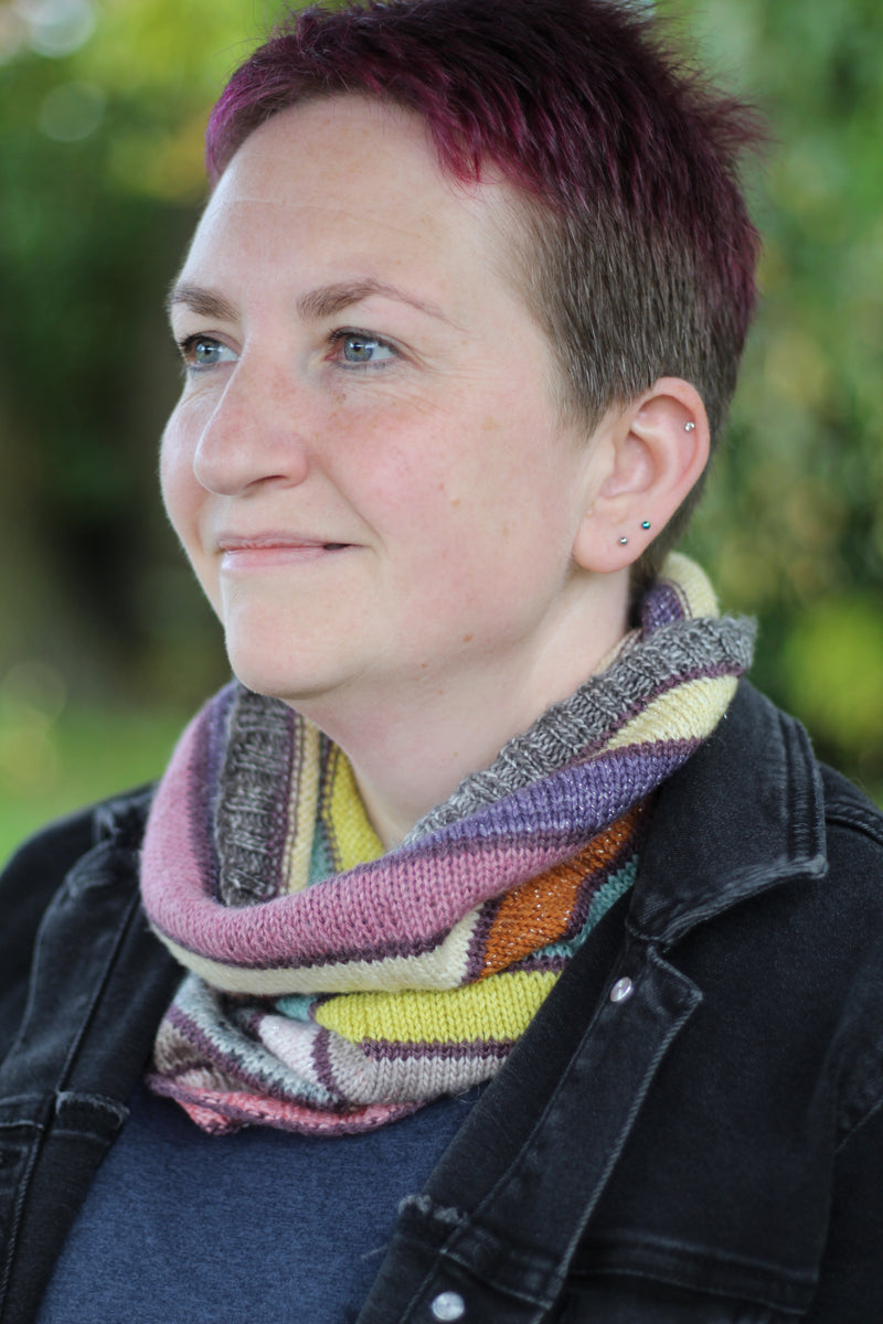 Lucky Dip Cowl (4ply) knitting pattern: Digital Download