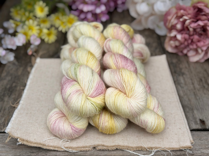 Keld Fingering in Cottage Garden (Dyelot 210526)