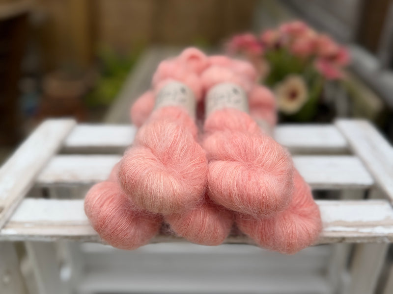 Eldwick Lace in Apricot Tulip (Dyelot 180626)