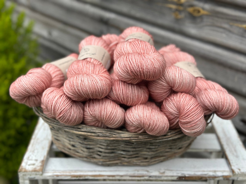 Brimham DK in Rambling Rose (dyelot 030326)