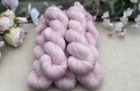 Askham Lace in Antique Rose (dyelot 030725)