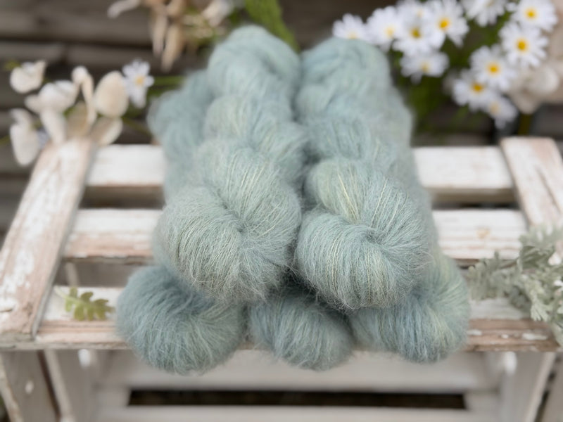 Lowther Lace in Waterfall (Dyelot 150726)