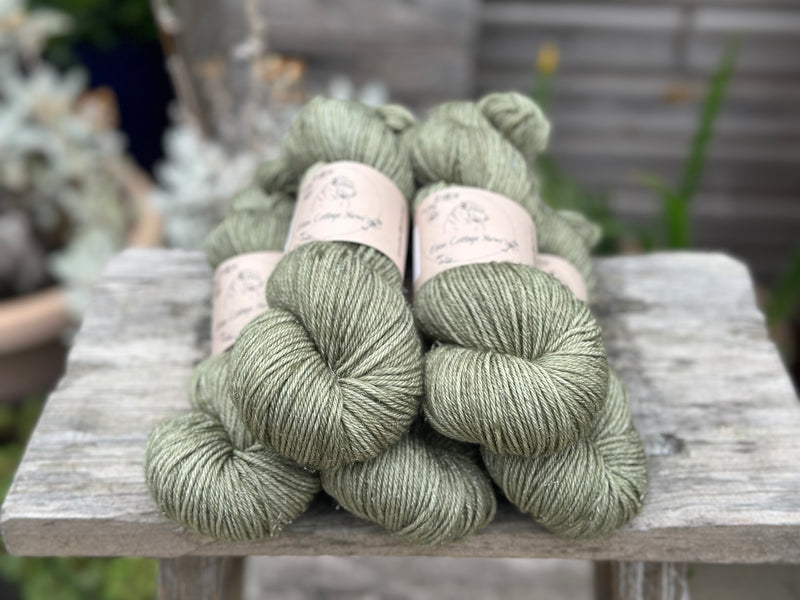 Silverdale DK in Ivy (Dyelot 070825)