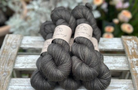Carlisle Fingering in Charcoal (Dyelot 120925)
