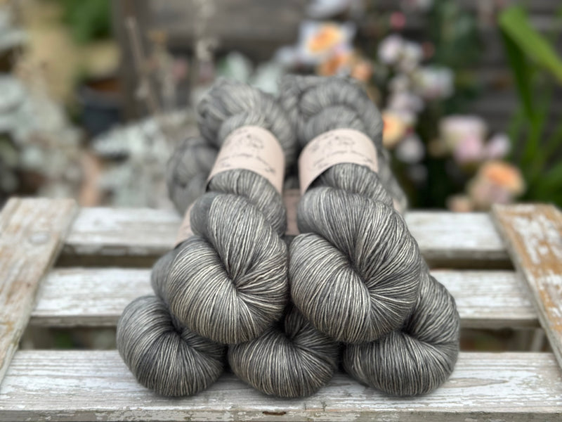 Carlisle Fingering in Ash (Dyelot 120925)