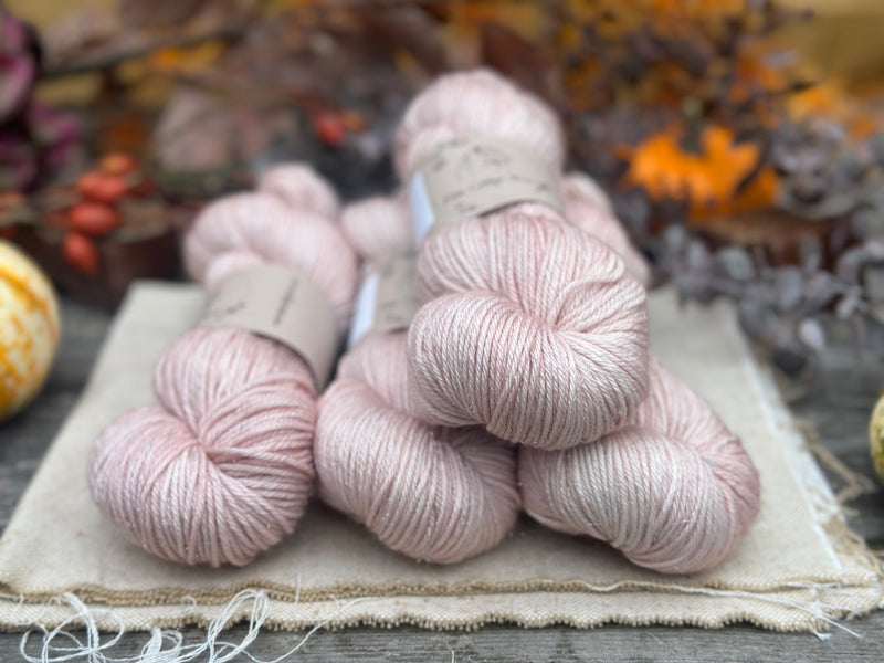 Silverdale DK in Stonecrop (Dyelot 220925)