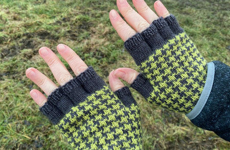 Rokeby fingerless mitts/gloves knitting pattern: Digital Download