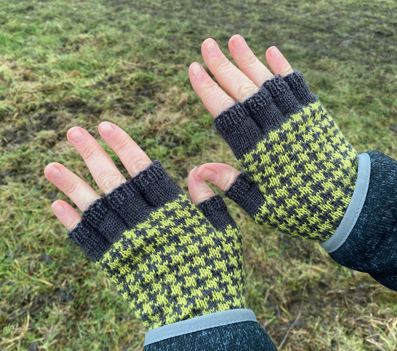 Rokeby by Victoria Magnus: fingerless mitts knitting kit