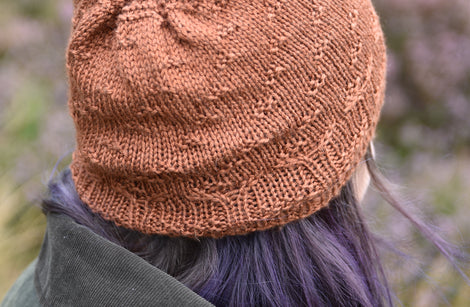 Acorn hat by Anna Elliott in Milburn DK