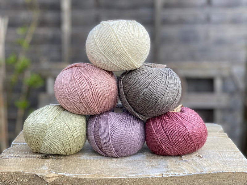 Six balls of Milburn in pastel shades