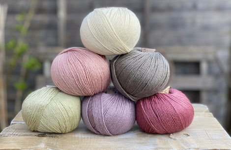 Six balls of Milburn in pastel shades