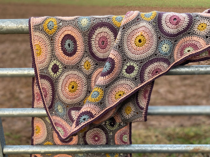 Victoria's Magic Circles using Black Tulip