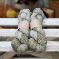 Titus 4ply in Autumn Fog (Dyelot 080926)