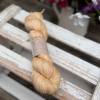 Keld Fingering in Linen (Dyelot 210526)
