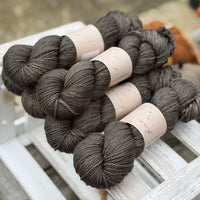 Pendle Aran in Charcoal (Dyelot 210926)