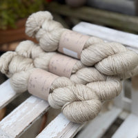 Titus 4ply in Stone (Dyelot 080926)
