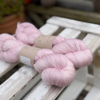 Titus Lace in Antique Rose (Dyelot 230926)