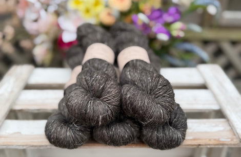Keld Fingering in Charcoal (Dyelot 020826)