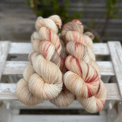 Silverdale 4ply in Dyepot Luck (Dyelot 100926)
