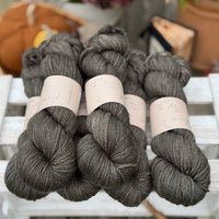 Pendle Aran in Charcoal (Dyelot 210926)