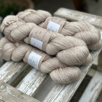 Titus 4ply in Stone (Dyelot 120325)