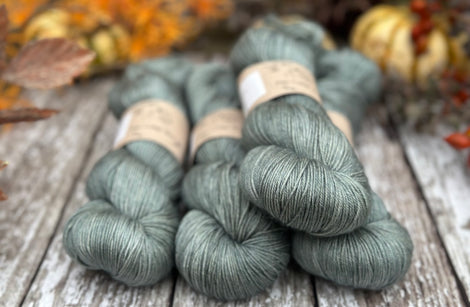 Titus 4ply in Hyssop (Dyelot 230925)