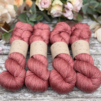 Titus 4ply in Diascia (Dyelot 210326)