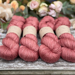 Titus 4ply in Diascia (Dyelot 210326)