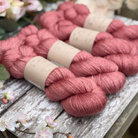 Titus 4ply in Diascia (Dyelot 210326)