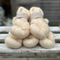 Coniston Fingering in Linen (Dyelot 130525)