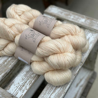 Coniston Fingering in Linen (Dyelot 130525)