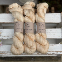 Coniston Fingering in Linen (Dyelot 090226)