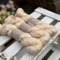 Coniston Fingering in Linen (Dyelot 090226)