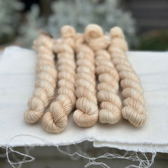 Rosedale 4ply 20g Mini Skein in Whispering Grass (Dyelot 170425)