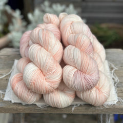 Brimham 4ply in Straw Daisy (Dyelot 060525)