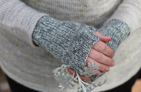 Walshford Fingerless Mitts knitting pattern: Digital Download