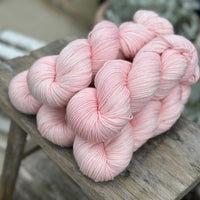 Brimham 4ply in Geum (Dyelot 060525)