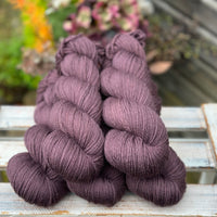 Brimham DK in Black Magic Rose (dyelot 161225)