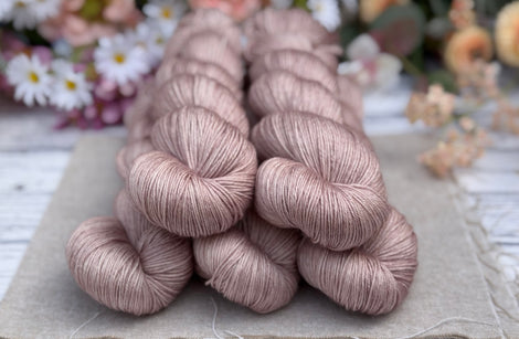 Titus 4ply in Smoky Taupe (Dyelot 070526)