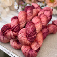Titus 4ply in Lilies (Dyelot 070526)
