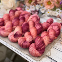 Titus 4ply in Lilies (Dyelot 070526)