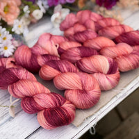 Titus 4ply in Lilies (Dyelot 070526)