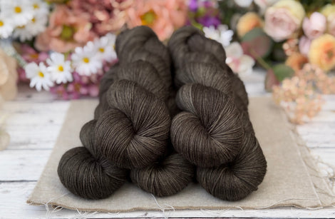 Titus 4ply in Jackdaw (Dyelot 070526)