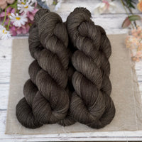 Titus 4ply in Jackdaw (Dyelot 070526)