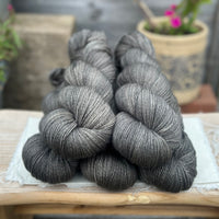 Brimham Bio Fingering in Charcoal (Dyelot 140525)