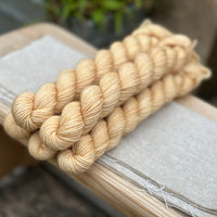 Tempo 4ply 20g Mini Skein in Sand (Dyelot 070524)