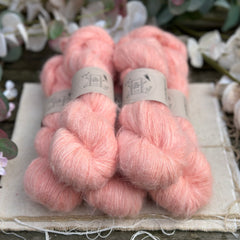 Lowther Lace in Apricot Tulip (Dyelot 080226)